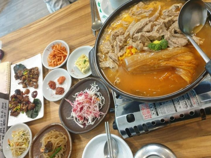 묵은지김치찜 - 군봉 묵은지 김치찜