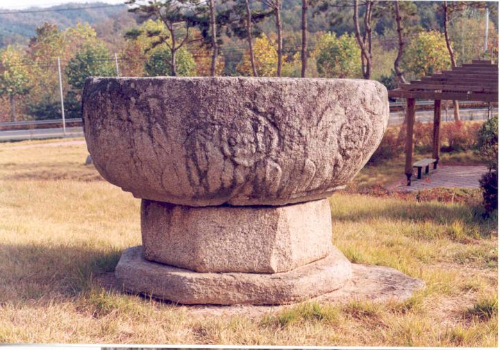 진천 교성리 연화대좌