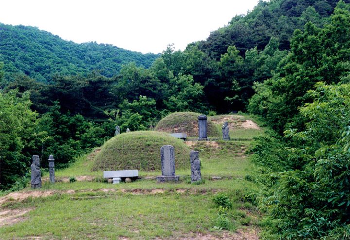 진천 정철 묘소