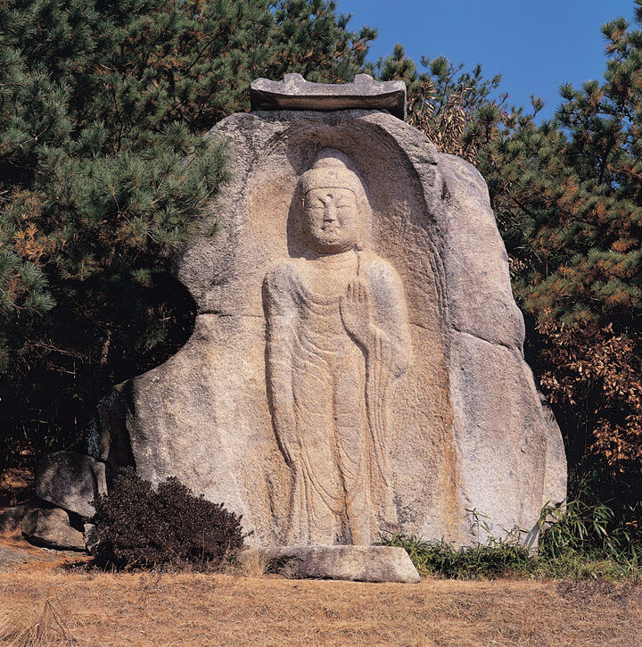 홍성 신경리 마애여래입상