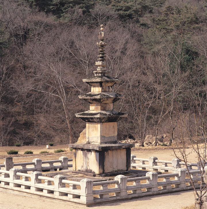 문경 봉암사 삼층석탑