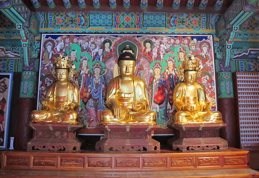 경산 경흥사 목조석가여래삼존좌상