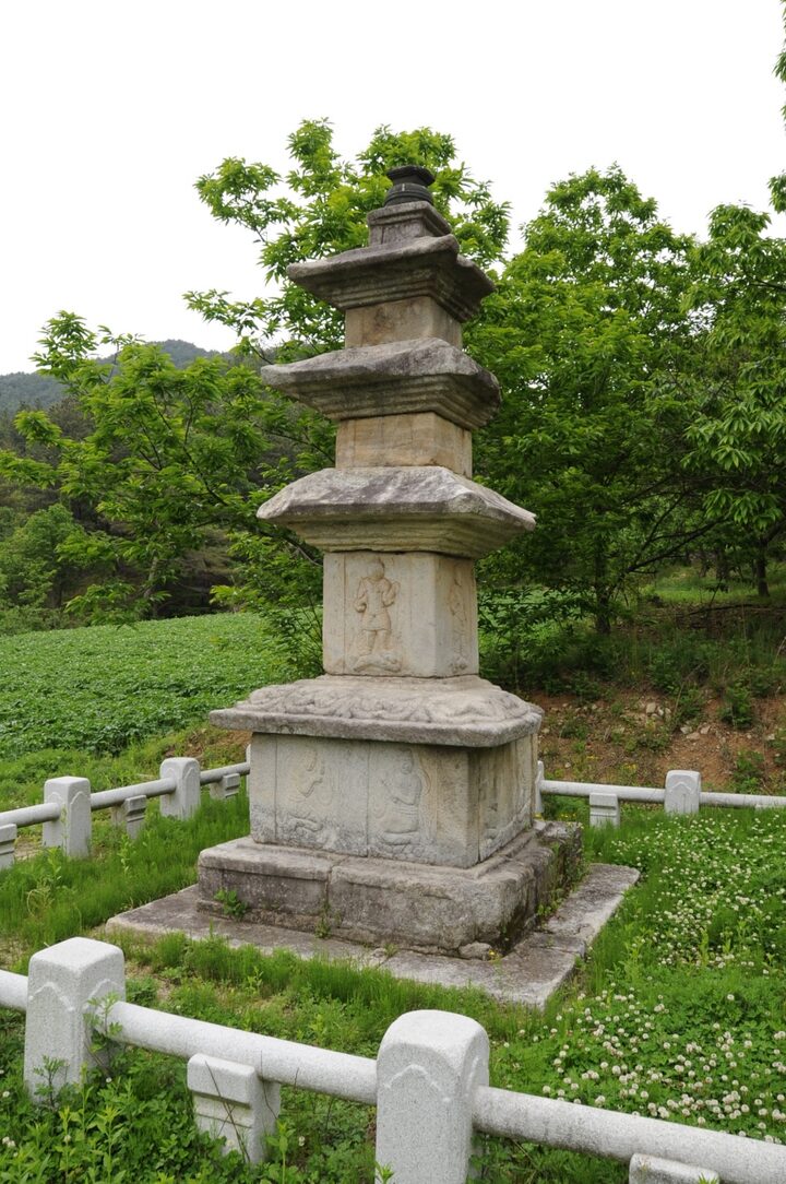 함양 승안사지 삼층석탑