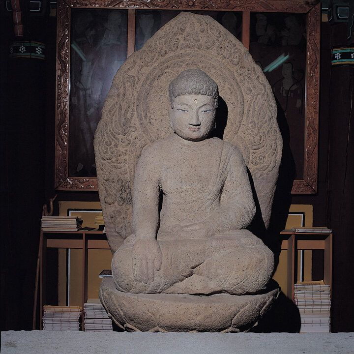 양산 용화사 석조여래좌상