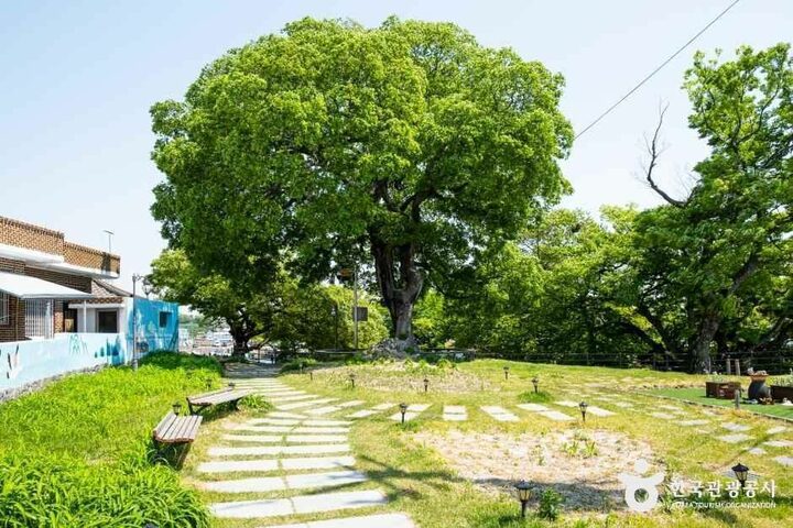 경남_사천_대방진굴항_외부_4.jpg