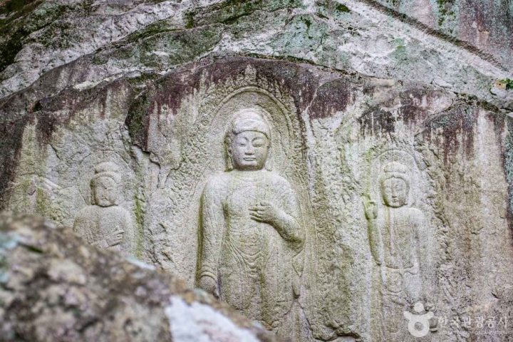 경북_경주_경주 율동 마애여래삼존입상 (2)