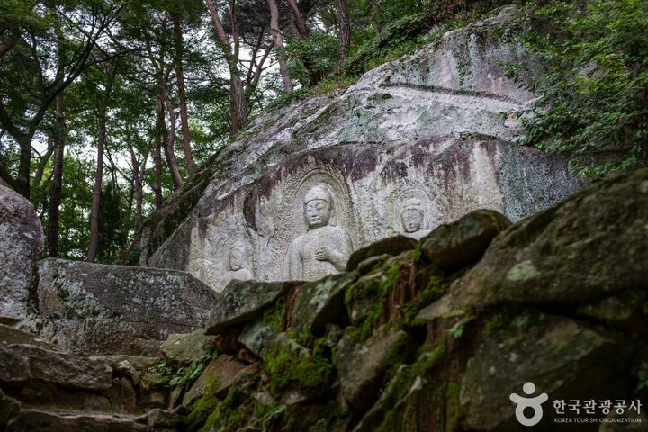 경북_경주_경주 율동 마애여래삼존입상 (6)