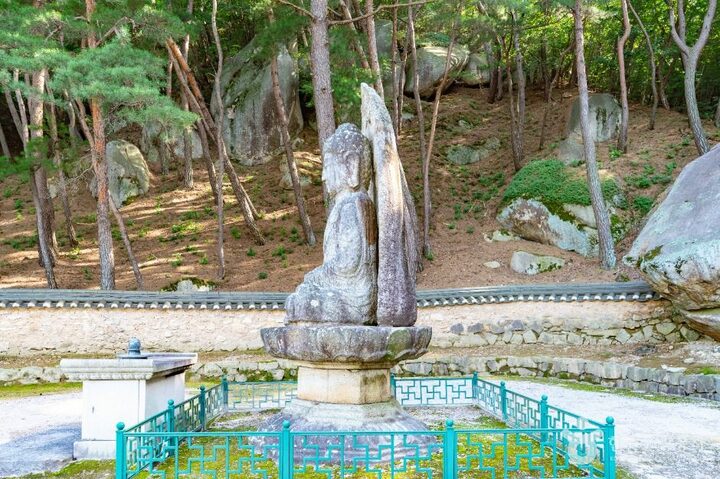 경주_경주 남산 미륵곡 석조여래좌상 (1)