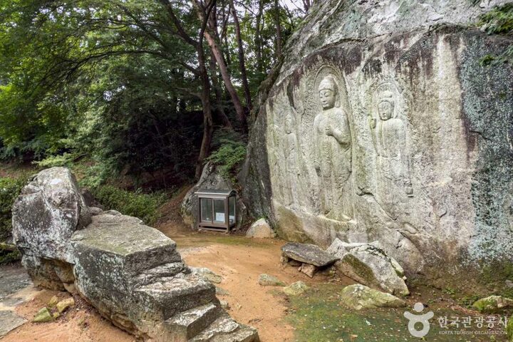 경북_경주_경주 율동 마애여래삼존입상 (7)