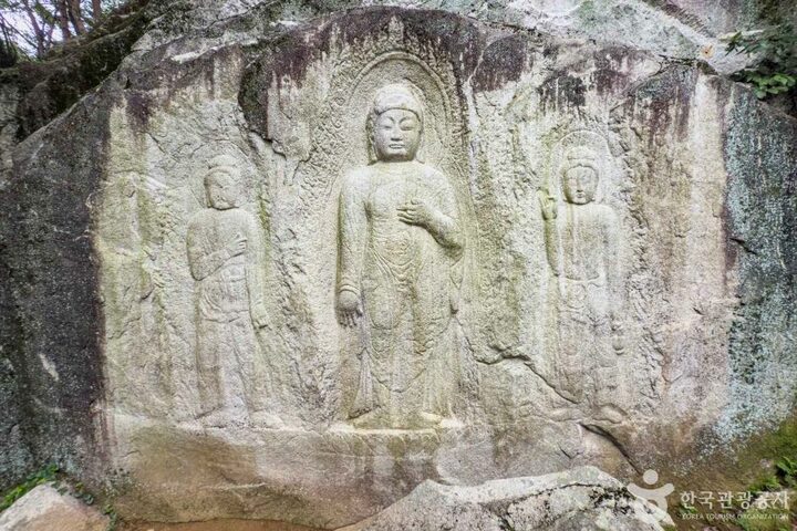 경북_경주_경주 율동 마애여래삼존입상 (8)