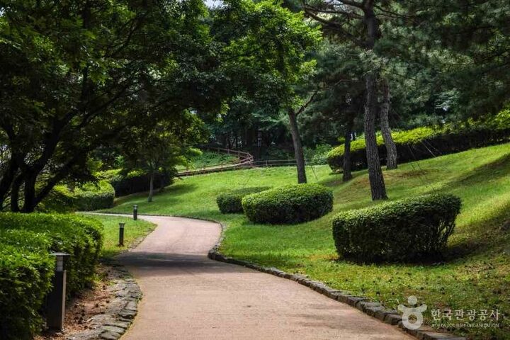 경남_김해_김해구지봉_외부_3-3.jpg