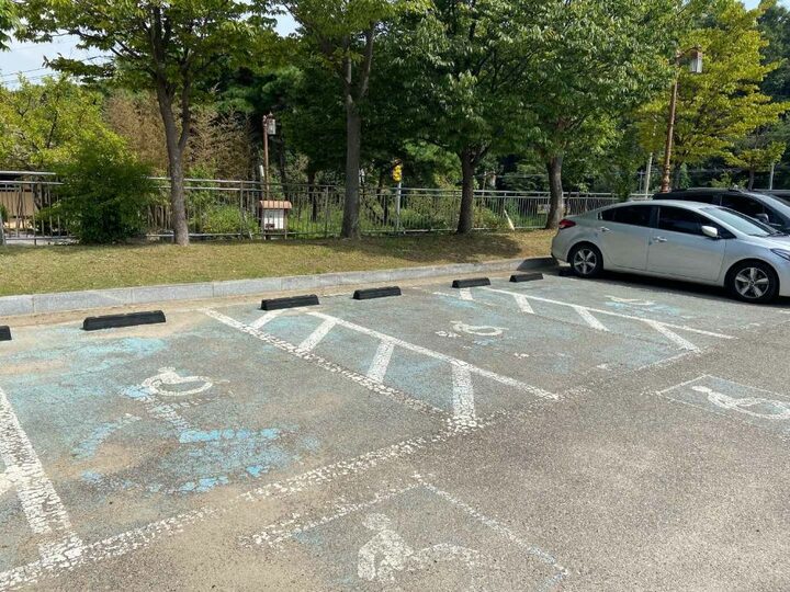 안산향토사박물관_장애인주차장