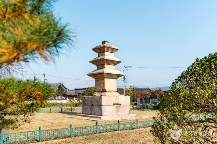 경주_경주 남산동 동ㆍ서 삼층석탑 (2)