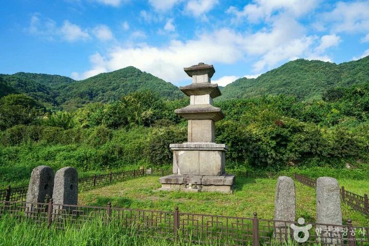 삼장사지삼층석탑 (3)
