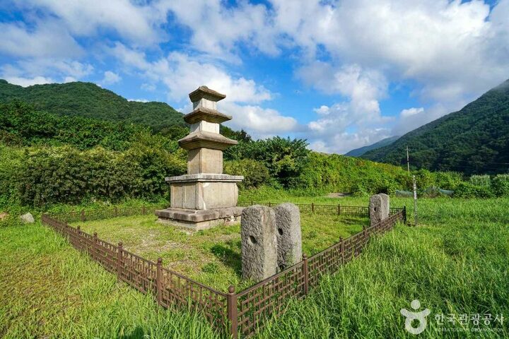 삼장사지삼층석탑 (5)