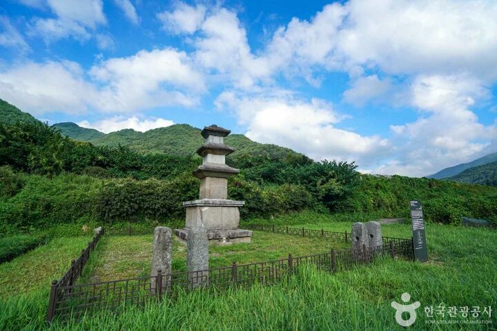 삼장사지삼층석탑 (7)