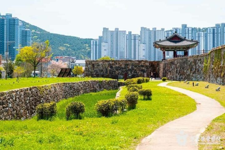 경남_창원_웅천읍성_외부_3.jpg