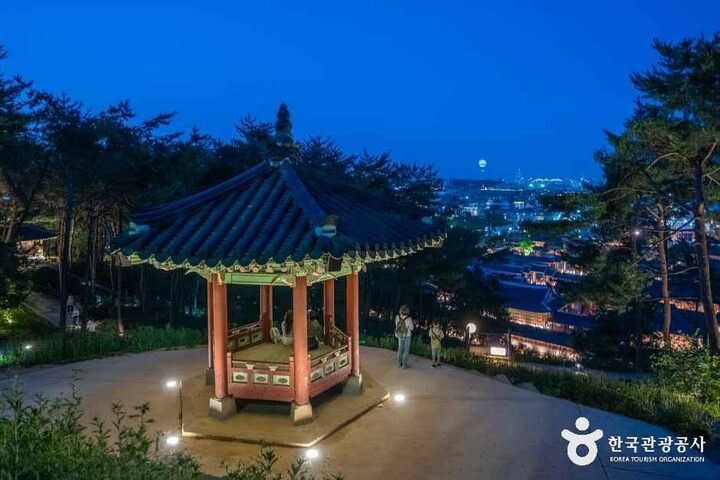 경기_수원_화성행궁_외부_07.jpg