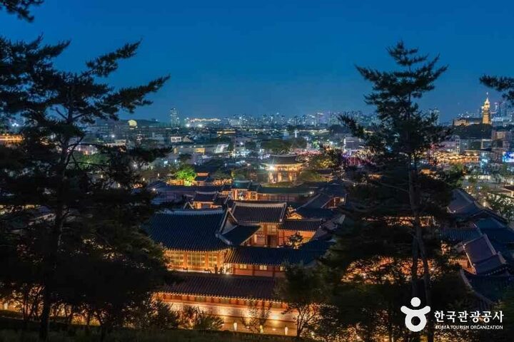 경기_수원_화성행궁_외부_08.jpg