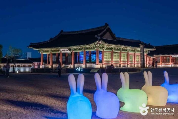 경기_수원_화성행궁_외부_10.jpg