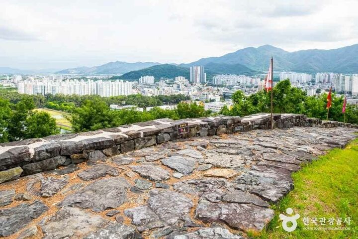 경남_밀양_밀양읍성_외부_6.jpg