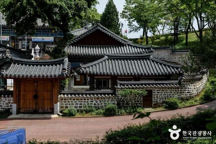 경남_진주_진주성_외부_4.JPG