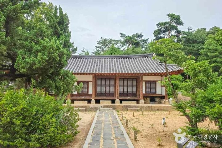 경기_화성_융릉과건릉_외부_06.jpg