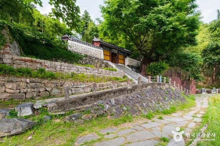 경남_밀양_아랑각_외부_7.jpg