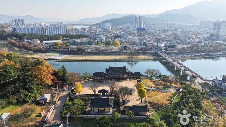 밀양 영남루