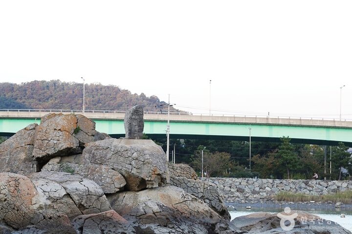망산도 유주암 유주비각 (8)