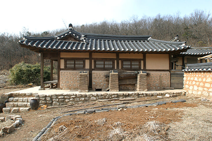 아래채측면
