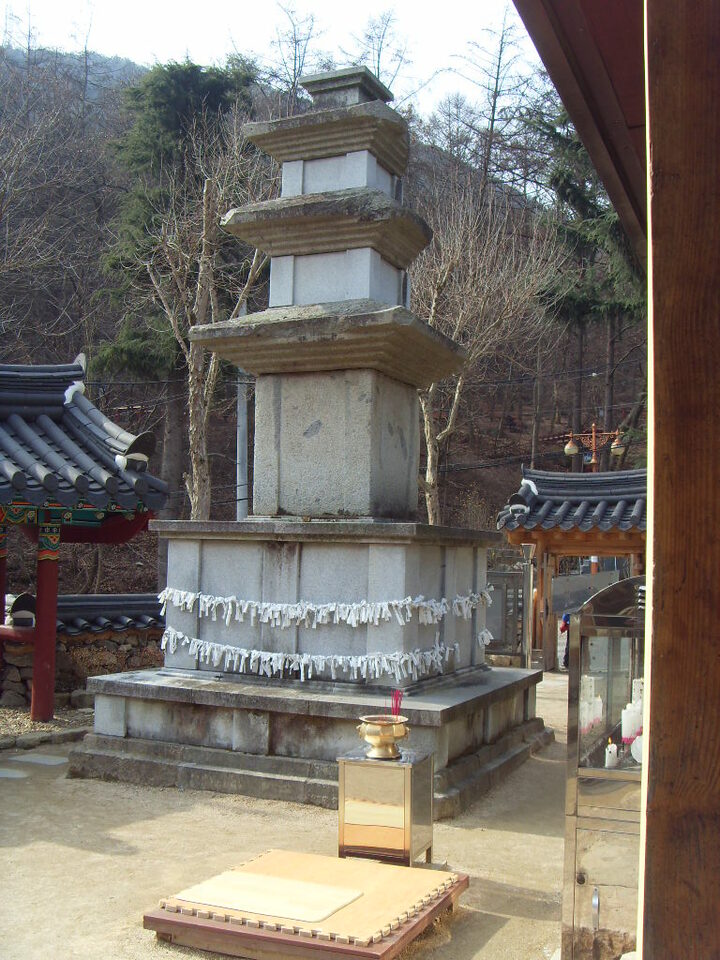 법장사3층석탑 뒤면