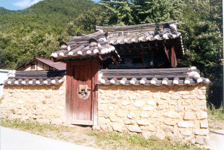 최흥원정려각 전경