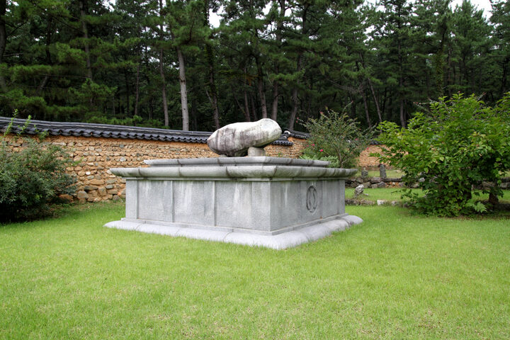 수운교천단 석종