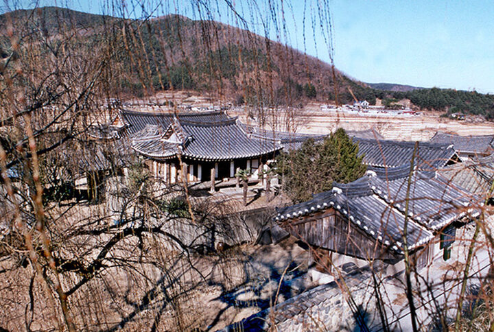 석천리이씨고가전경