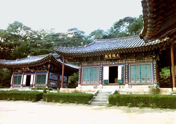 대웅보전측면