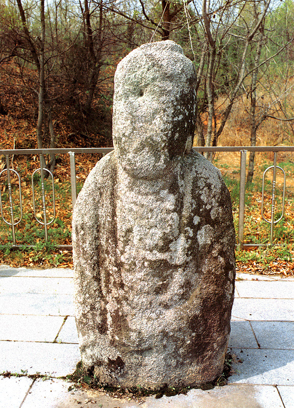 이평리석불입상