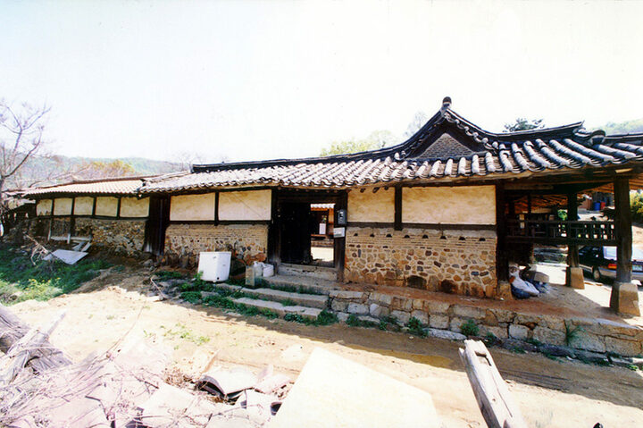 군포동래정씨동래군파종택
