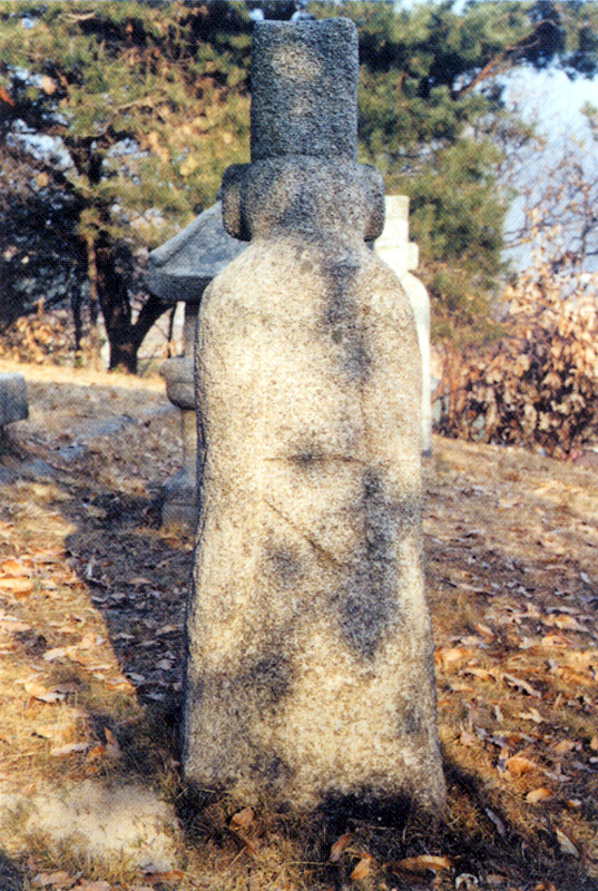우측문인석