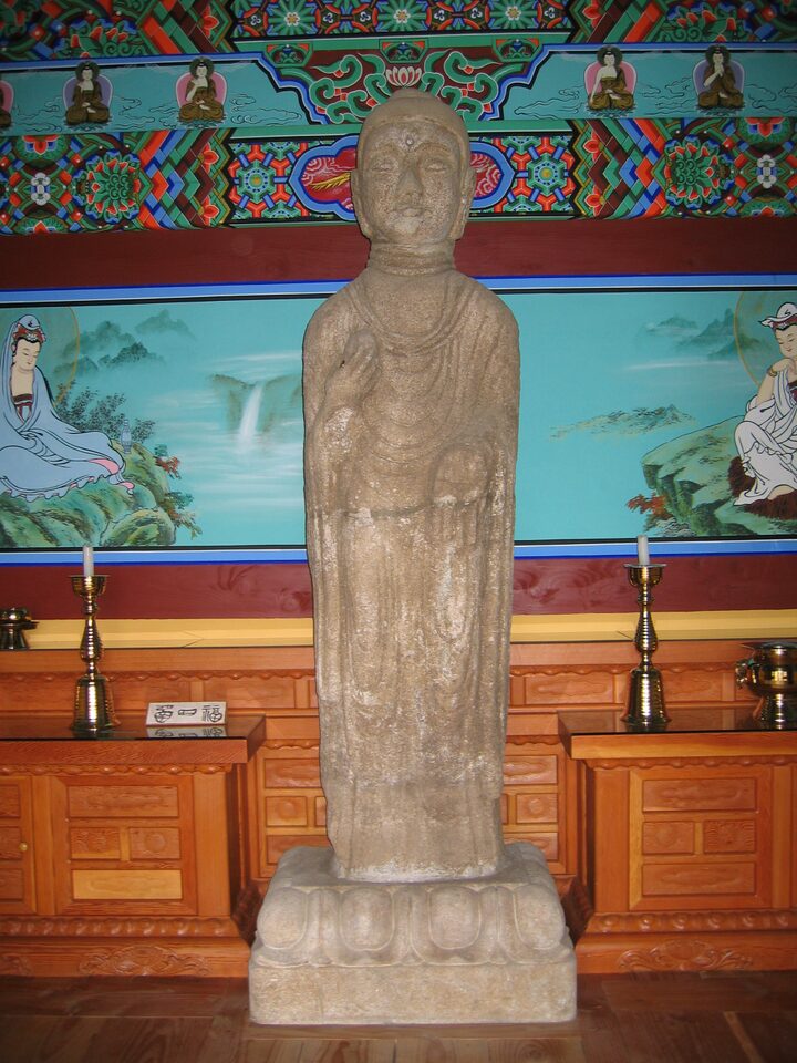 용덕사 석조여래입상