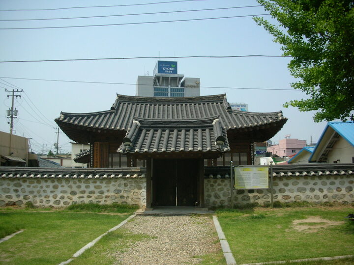 보진당 전경