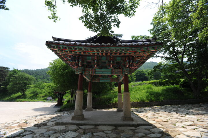 건봉사불이문 (촬영:문화재청)