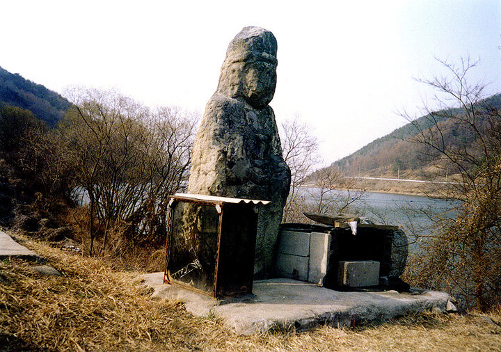 괴산율리석조관음보살입상