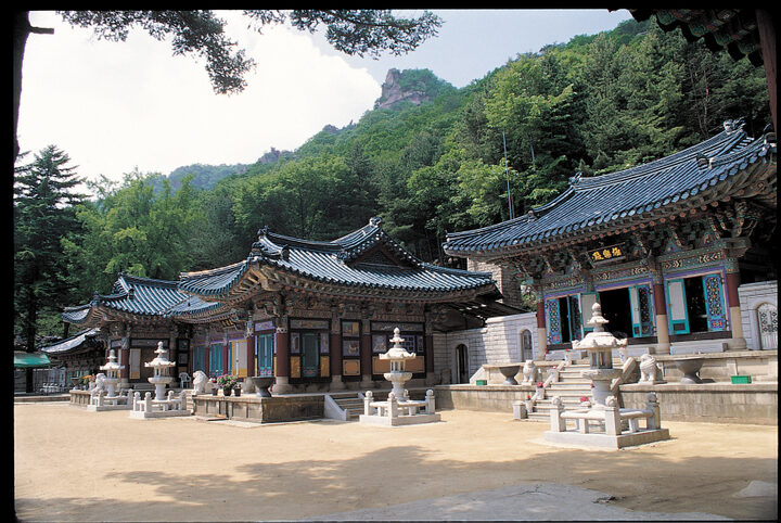 태고사대웅전 전경