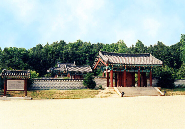 삼충사