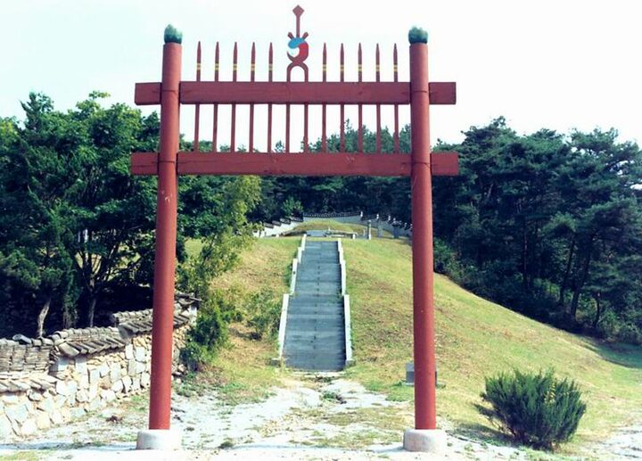 강민첨장군묘
