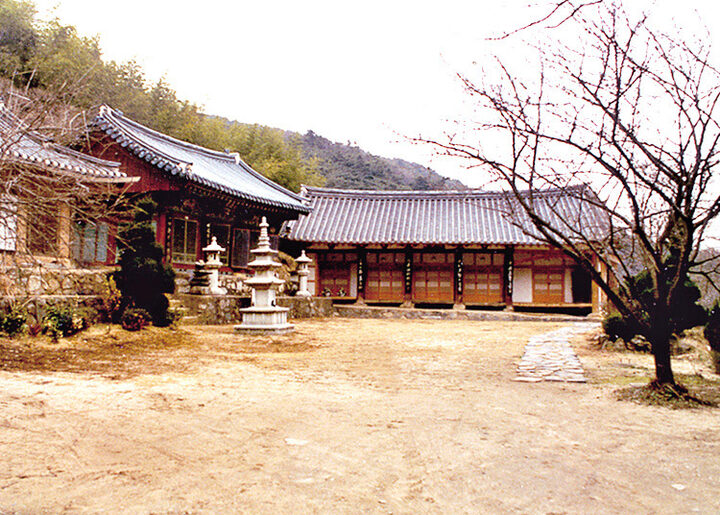 봉곡사전경