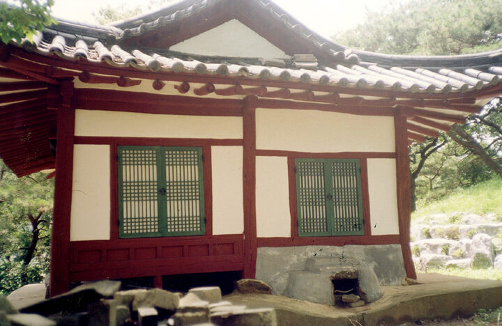 측면(동쪽)