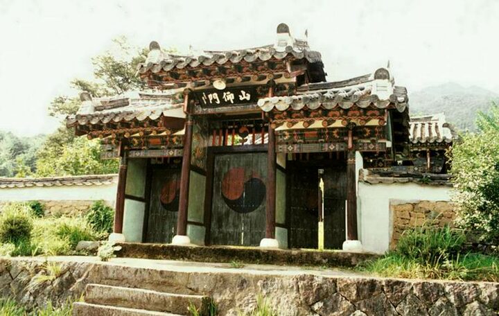 입구