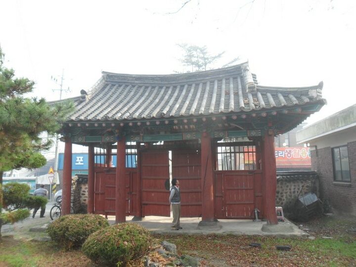 배면